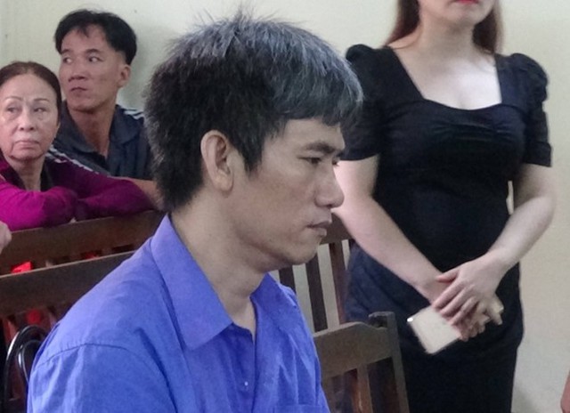 
Bị cáo Hoàng Trọng Đông tại tòa. Ảnh: Tử Dao.

