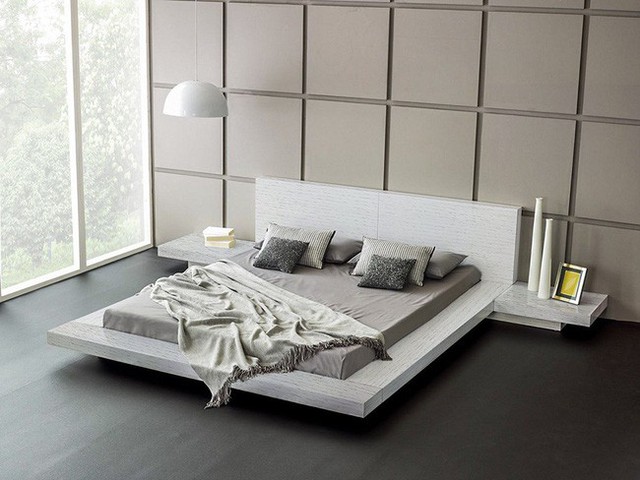 11. Thiết kế giường trông đơn giản này lại có hệ thống lò xo hiện đại bên dưới. Với giá trị và phong cách sang trọng mà nó mang lại, chắc chắn sẽ làm chủ nhân phải hài lòng.