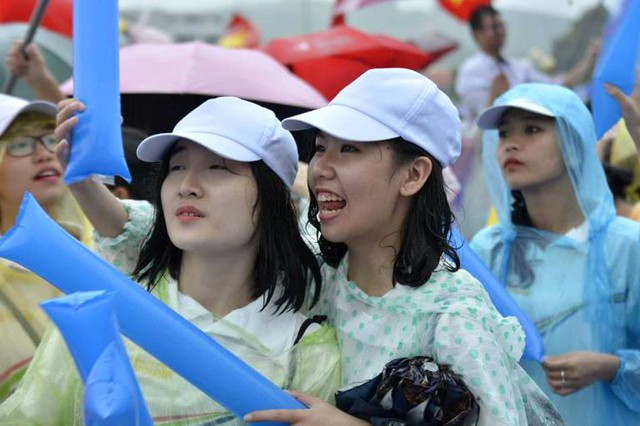 
Học sinh vùng mỏ tại điểm cầu Quảng Ninh
