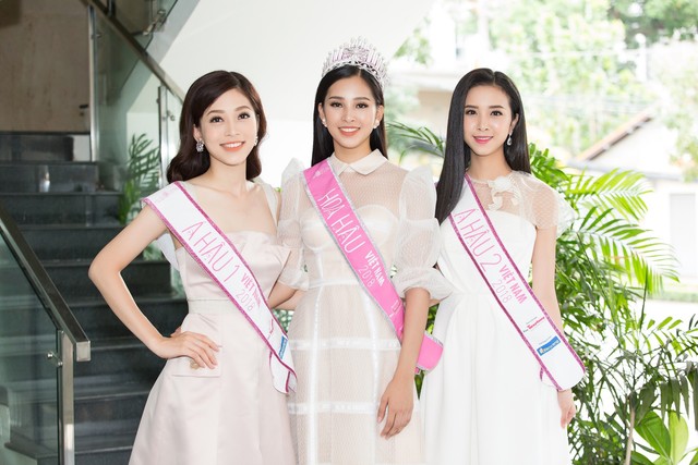 
Ba người đẹp đoạt ngôi vị cao nhất cuộc thi Hoa hậu Việt nam 2018
