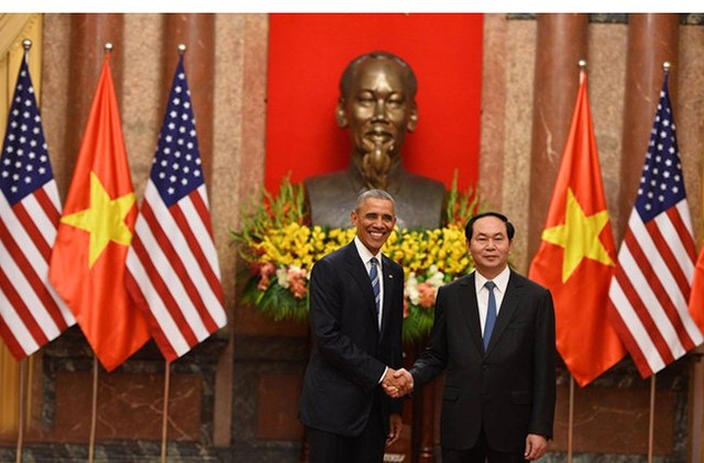 Tháng 5/2016, sau khi vừa nhậm chức, Chủ tịch nước Trần Đại Quang đón Tổng thống Mỹ - Barack Obama sang thăm chính thức Việt Nam. Đây là một sự kiện chính trị quan trọng, đánh dấu một bước phát triển mới trong việc thúc đẩy quan hệ giữa hai nước. Ảnh: VnExpress