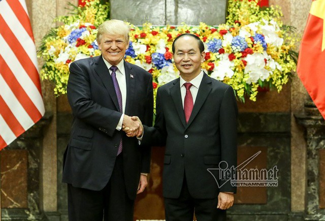 Chủ tịch nước Trần Đại Quang và Tổng thống Mỹ Donald Trump trong chuyến thăm cấp nhà nước của ông Trump đến Hà Nội, tháng 11/2017. Ảnh: Phạm Hải
