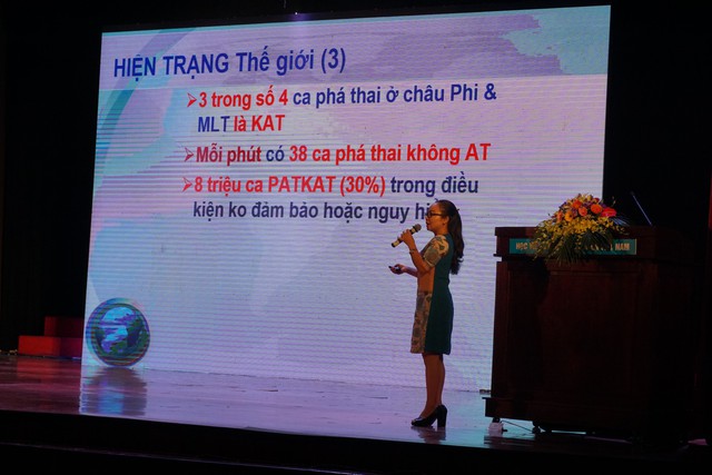 
Hội nghị cung cấp nhiều thông tin hữu ích về việc phòng tránh thai an toàn. Ảnh: N.Mai
