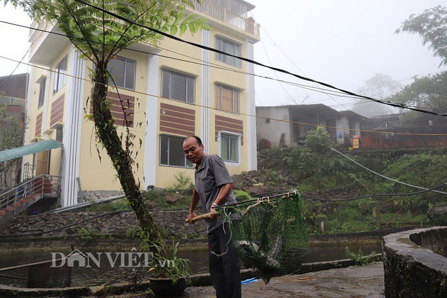 Hơn chục năm ăn, ngủ với nghề cá nước lạnh, anh Lũy đã tậu được ngôi nhà bạc tỷ khang trang