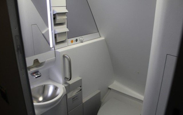 Trên những chiếc Airbus A380, phòng ngủ của phi công còn có nhà vệ sinh riêng.