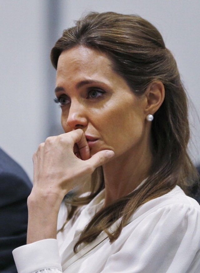 Angelina Jolie bị đồn muốn Brad Pitt quay lại với mình.