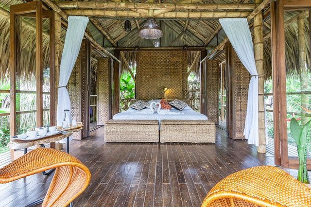 Nhìn từ góc độ này, bạn cũng sẽ cảm thấy rằng, đây không phải là ngôi nhà cho ai ở mà chính là một spa 5 sao được mở ra cho hội nhà giàu thư giãn.