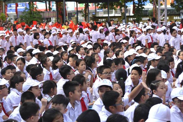 
Hơn 300.000 học sinh tỉnh Quảng Ninh khai giảng sáng nay. Ảnh: Đ.Tùy
