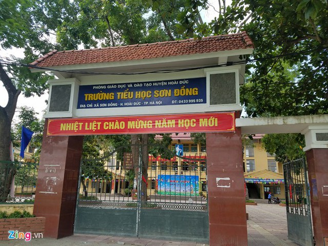 Hiệu trưởng trường Tiểu học Sơn Đồng phủ nhận th&ocirc;ng tin trường lạm thu. Ảnh: Nguyễn Sương.