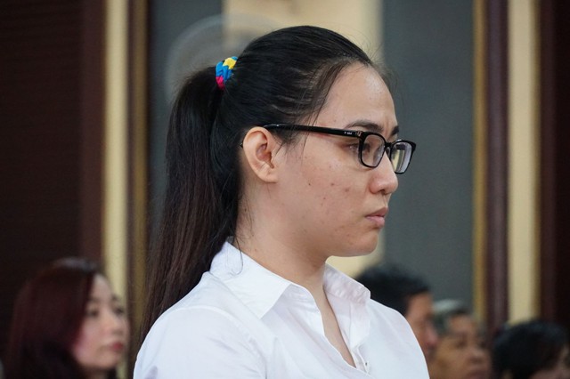 Trần Kim Yến giả điên tại tòa