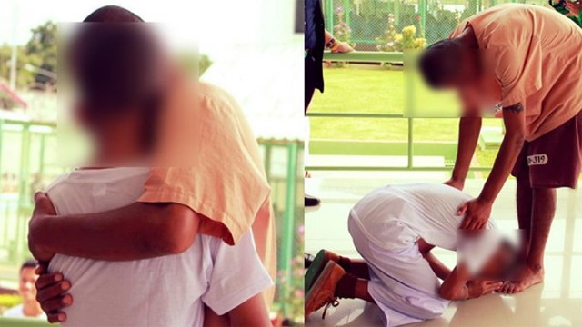 Nam sinh Thái Lan (không rõ tên) trùng phùng với bố trong tù ở tỉnh Rayong khi đi tham quan cùng trường cuối tuần qua. Ảnh: Facebook.