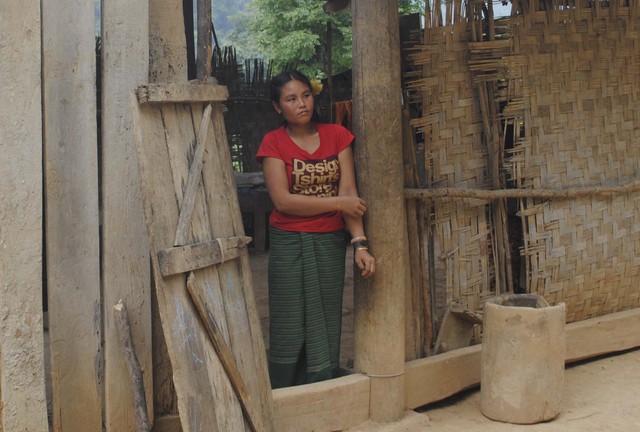 
Một người vợ Lào ở bản Ta Đo.
