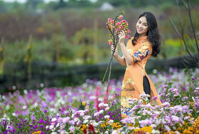 Gương mặt tươi đẹp, đầy sức sống n&agrave;y l&agrave; Nguyễn Ngọc Anh, hiện đang học lớp 11 trường THPT Nguyễn Bỉnh Khi&ecirc;m (H&agrave; Nội).