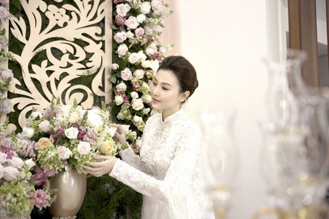 Ngọc Duyên đeo đầy vàng trong đám cưới với chồng đại gia tại Vũng Tàu - Ảnh 2.