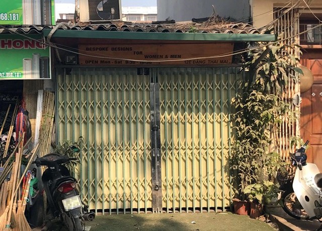 Tiệm may đóng kín cửa sau 4 ngày xảy ra vụ việc. Ảnh: N.D.