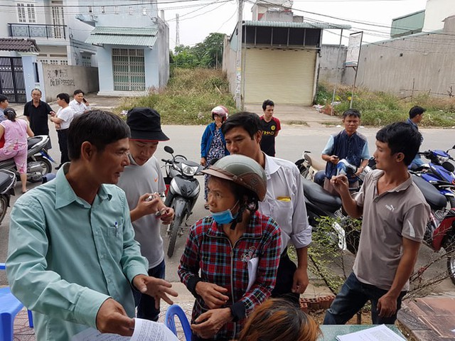 Theo các hộ dân, mang tiếng là cư dân của “đại gia” Becamex nhưng họ chẳng khác người ở trọ là mấy