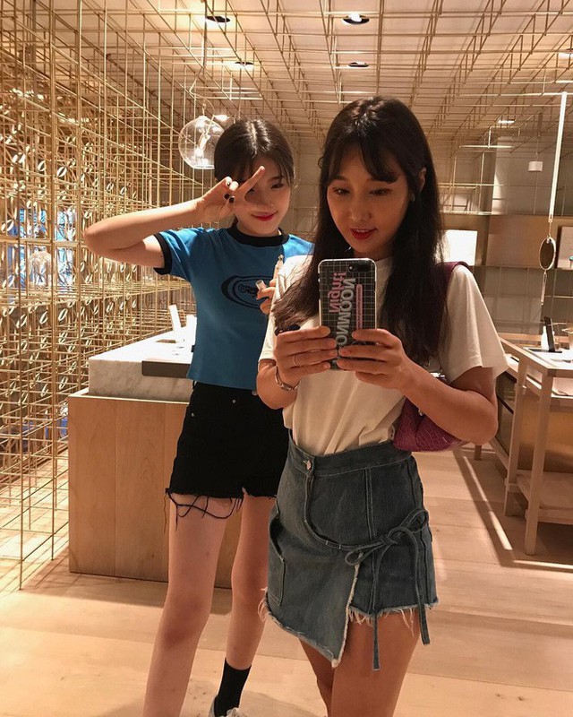 Nếu ai không biết thì sẽ hiểu lầm Lee Soo Jin và con gái là hai chị em. (Ảnh: Instagram)