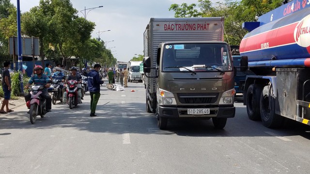 Giao thông qua khu vực ùn tắc