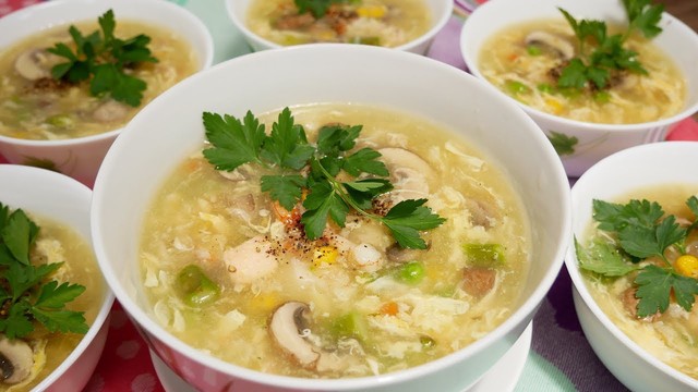 Súp thường được để trong thùng chứa lớn và không được bảo quản đúng cách qua đêm. Đôi khi nguyên liệu làm súp là thực phẩm cũ, hoặc đồ thừa.