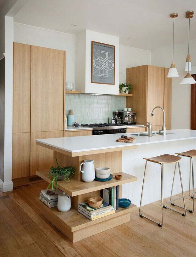 
Đảo bếp được thiết kế thông minh mang đến một không gian lưu trữ vô cùng tiện lợi trong căn bếp nhỏ của gia đình.
