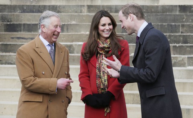 Vợ chồng William - Kate đến ủng hộ một dự án quan trọng do Thái tử Charles tổ chức tại Dumfries House, Scotland, vào năm 2013. Ảnh: AFP.