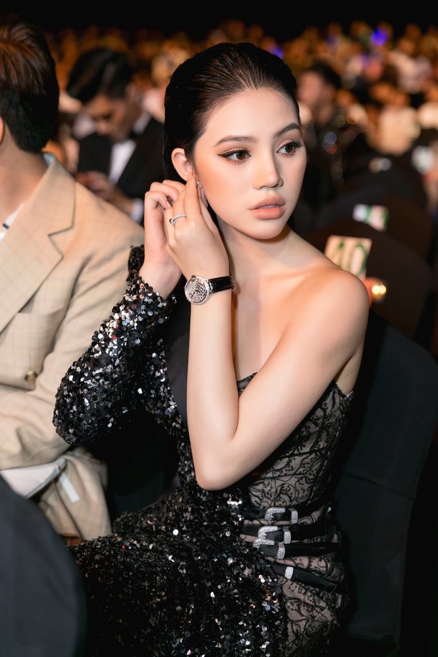 Jolie Nguyễn gây xôn xao khi lên tiếng tố bạn thân là Hoa hậu doanh nhân cố ý giành giật bạn trai