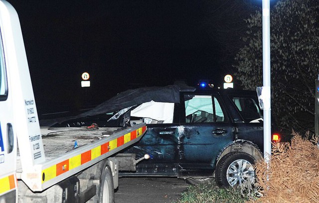 Chiếc Land Rover của Hoàng thân Philip hư hại nghiêm trọng sau tai nạn. Ảnh: Archant.