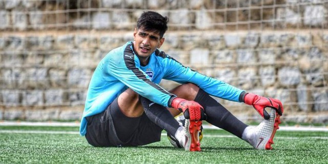 Gurpreet Singh Sandhu (Ấn Độ): Đội tuyển Ấn Độ đã bị loại đầy đáng tiếc sau khi nhận bàn thua trên chấm phạt đền vào phút thứ 90 trong trận đấu với Bahrain. Tuy nhiên, thủ thành Gurpreet Singh Sandhu vẫn có thể ngẩng cao đầu rời giải sau những pha cản phá xuất thần trong trận đấu này.