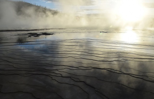 Mạch nước phun tại Yellowstone.