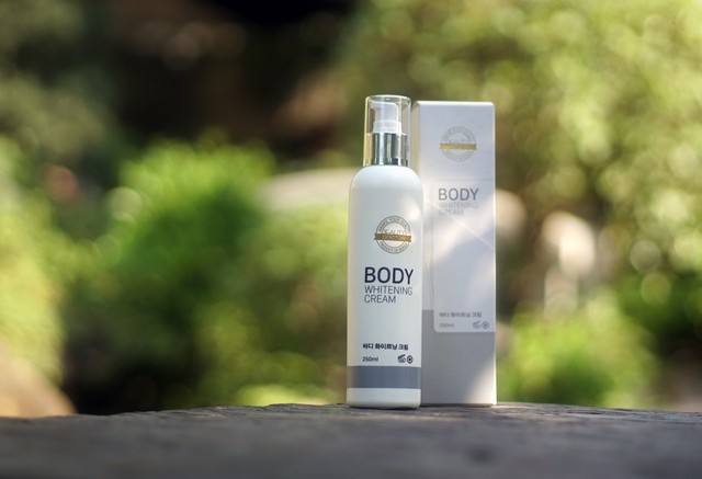 Sản phẩm Kem dưỡng trắng toàn thân Body Whitening Cream