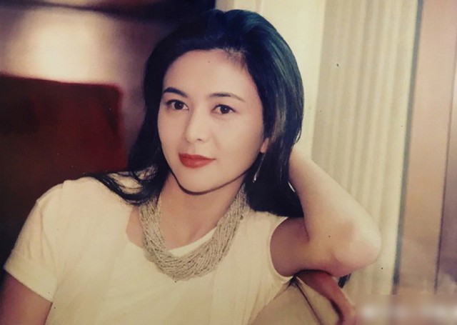 Thập niên 1980 – 1990, Quan Chi Lâm là nhan sắc được ca tụng. Cô nằm trong Tứ đại mỹ nhân màn ảnh Hong Kong, bên cạnh Trương Mạn Ngọc, Lý Gia Hân và Lâm Thanh Hà.