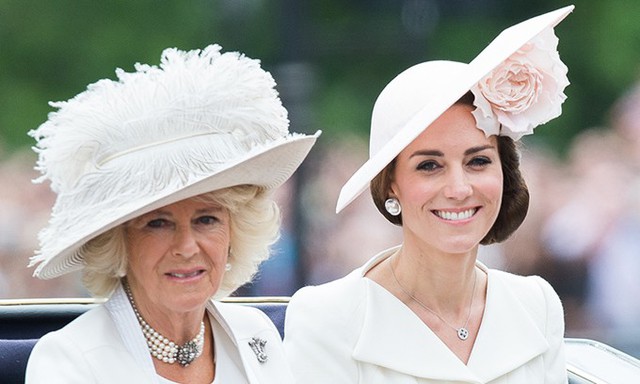 Kate - Nữ công tước xứ Cambridge và Camilla - Nữ công tước xứ Cornwall. Ảnh: UK Press.