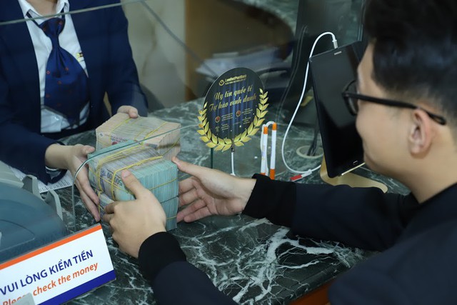 Khách hàng sử dụng dịch vụ chuyển tiền quốc tế của ngân hàng Liên Việt, sẽ được nhận ưu đãi lớn.