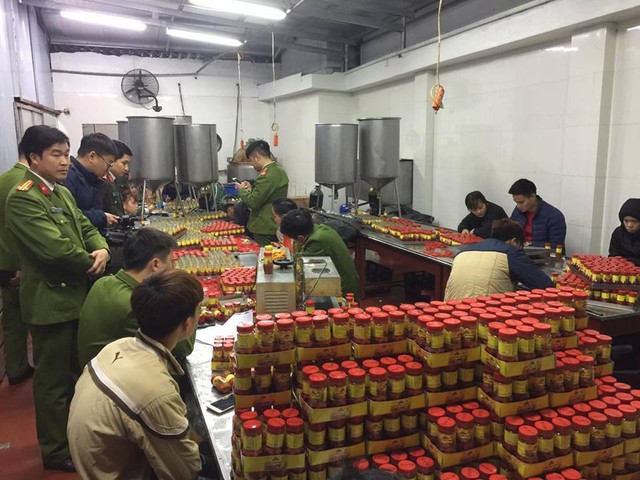 
Số lượng lớn sa tế giả bị thu giữ.
