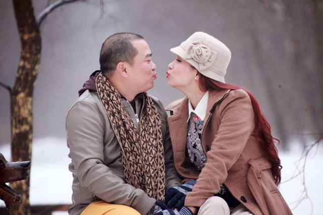 Cô em Thúy Hạnh kết hôn với nhạc sỹ nổi tiếng Minh Khang năm 2006 khi đã 28 tuổi. Sau hơn 10 năm “góp gạo thổi cơm chung”, cuộc sống hôn nhân của cặp đôi vẫn vô cùng hạnh phúc, viên mãn với hai cô con gái xinh xắn, dễ thương.