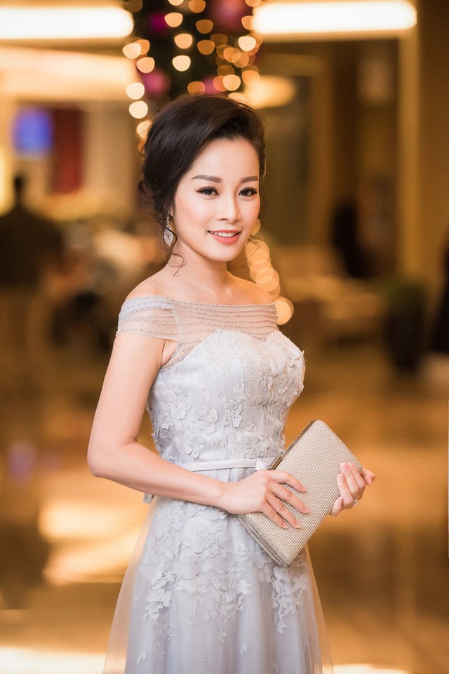 Tông màu ghi nhẹ nhàng, thanh lịch là sự lựa chọn hàng đầu cho người tuổi Dậu trong năm nay