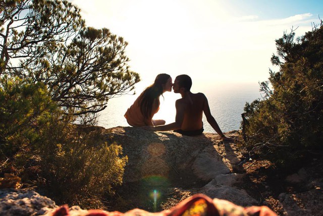 Việc quan hệ tình dục khiến các cồn cát ở Ibiza bị xói mòn (Ảnh minh họa)
