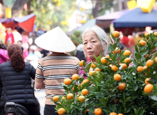 Những ánh mắt u sầu, những gương mặt trĩu nỗi buồn dễ dàng bắt gặp ở những người mái tóc đã bạc bởi với họ thời xa xưa đã có rất nhiều kỷ niệm ở chốn này.