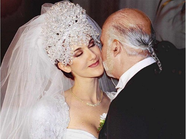 Tình yêu khiến Celine Dion và René Angélil đã có 2 lần làm đám cưới cùng nhau.