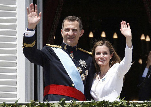 Vua và Hoàng hậu Tây Ban Nha rất xứng đôi vừa lứa.