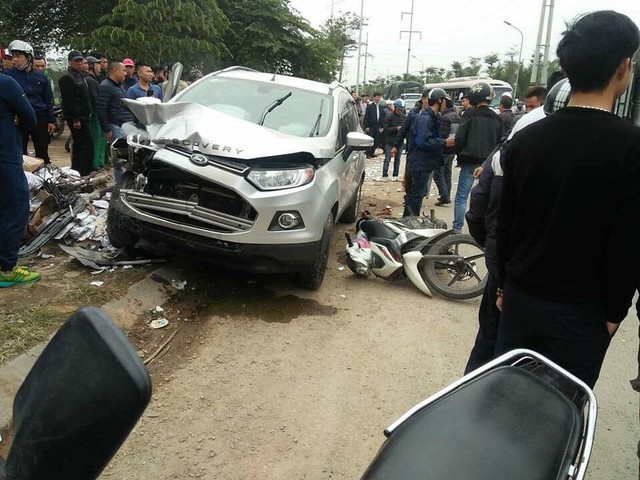 Hiện trường vụ tai nạn làm 2 người chết.