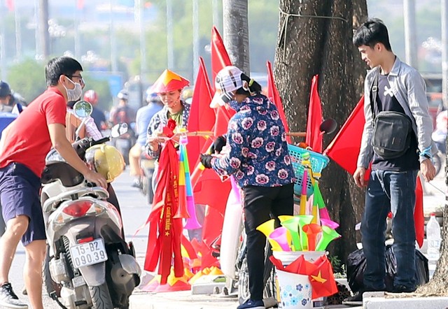 Chảo lửa Mỹ Đình đỏ rực trước trận Việt Nam - Malaysia - Ảnh 12.