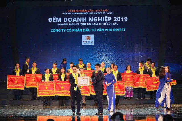 Văn Phú - Invest được tôn vinh tại Đêm doanh nghiệp 2019 - Ảnh 1.
