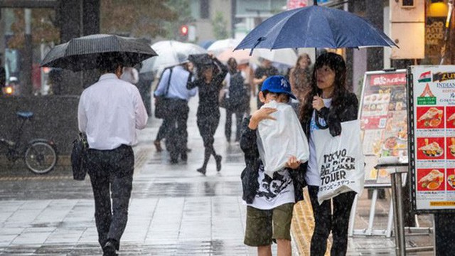 Siêu bão châu Á là siêu bão mạnh nhất thế kỷ: Không nơi nào ở Nhật an toàn trước cơn bão này - Ảnh 8.