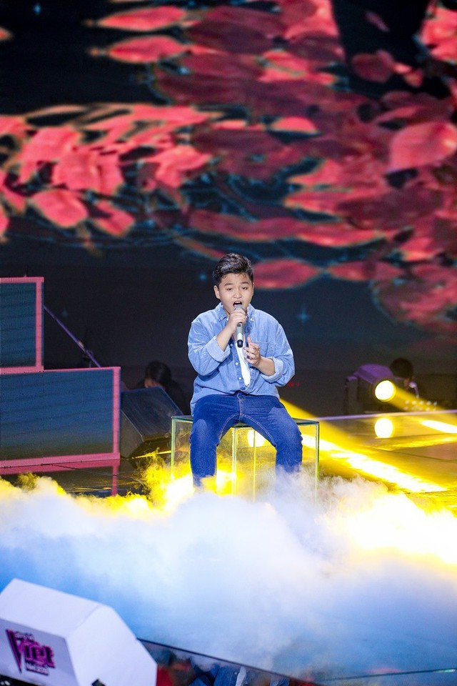 Bị chảy máu cam, học trò Hương Giang vẫn đốn tim khán giả vì giọng hát ấn tượng - Ảnh 5.