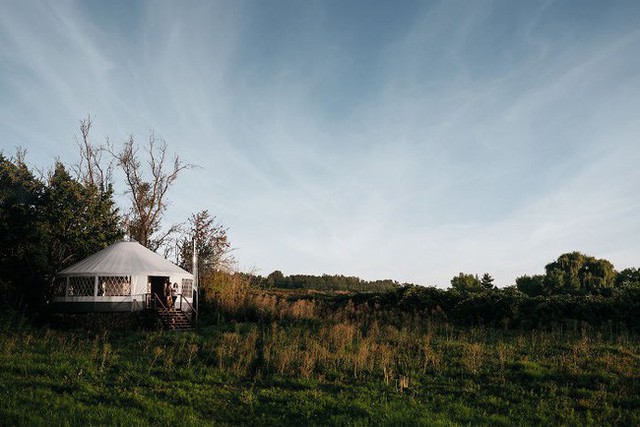 Cặp vợ chồng dành hẳn 1 năm để thiết kế và xât dựng ngôi nhà của mình thành một ốc đảo nhỏ xanh tươi - Ảnh 21.