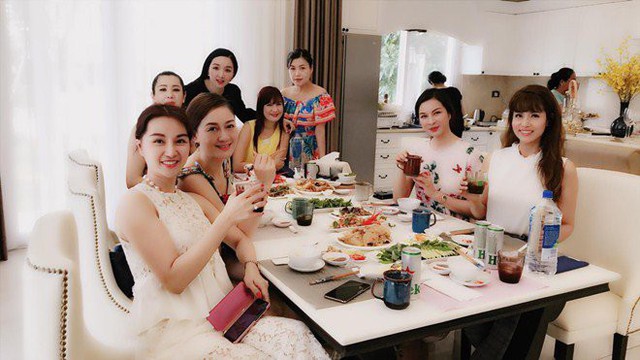  MC xinh đẹp trẻ mãi không già của showbiz Việt làm chị em muốn đến biệt thự ăn chực hoài  - Ảnh 4.