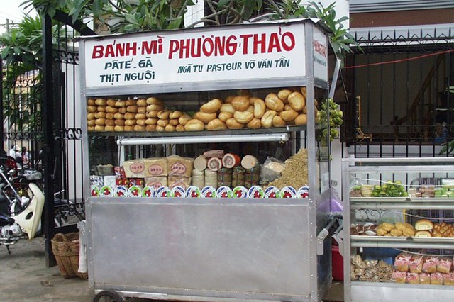 Khách Tây chọn 10 tiệm bánh mì ngon nhất Sài Gòn - Ảnh 2.