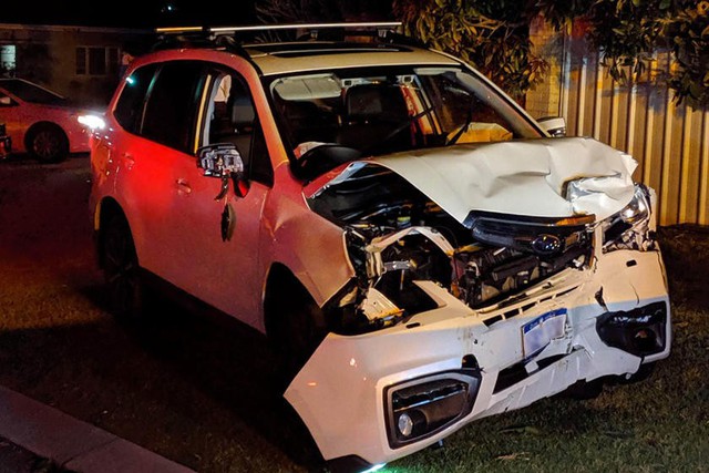 Cậu bé 14 tuổi lái Subaru ăn trộm, tông móp sườn Lamborghini Urus - Ảnh 1.