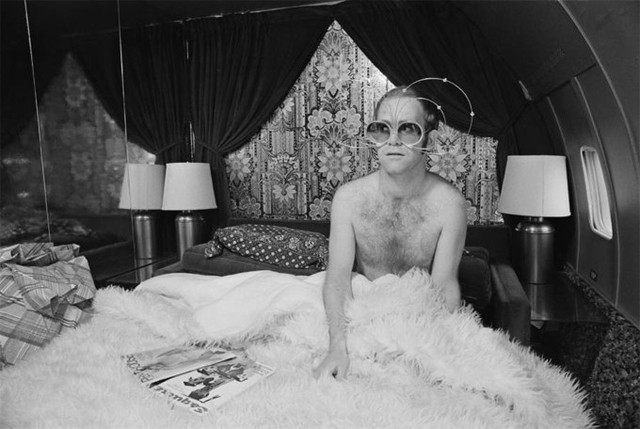 Đời sống tình dục dị thường một thời của Elton John - Ảnh 2.